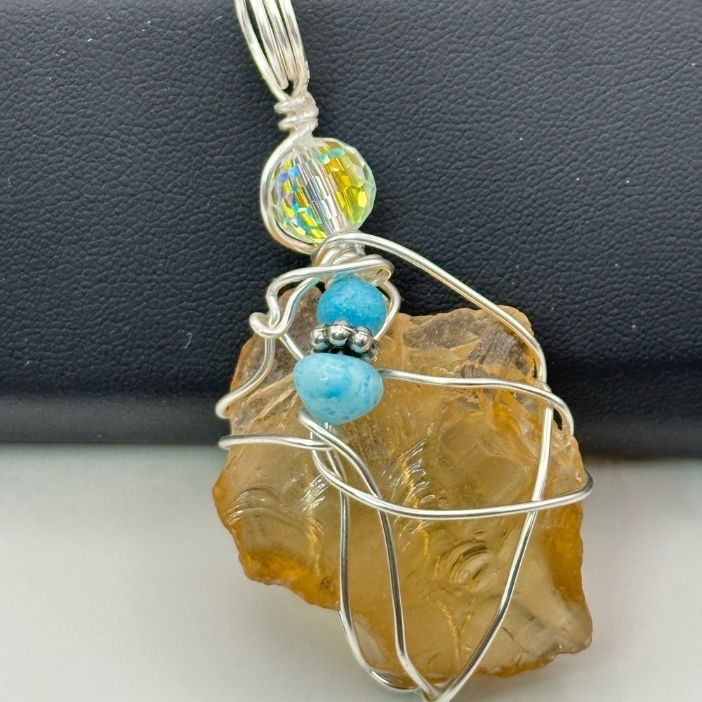 RUBYRUDI Artisan Beach Glass Pendant Wire Wrapped Handmade Art To Wear 4134